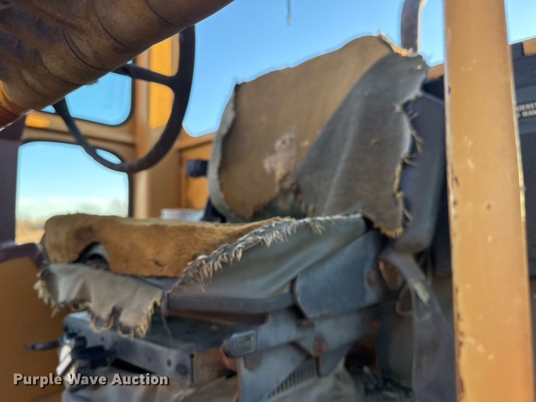 image for item DJ9880 1994 Galion 850 motor grader