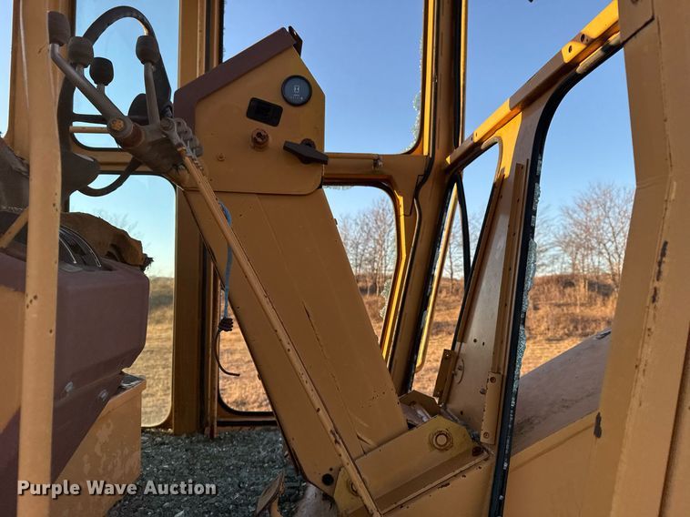 image for item DJ9880 1994 Galion 850 motor grader