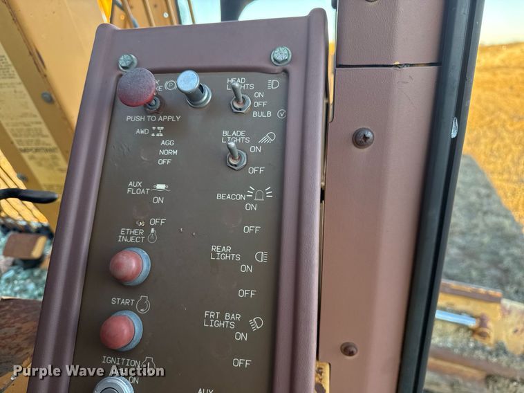 image for item DJ9880 1994 Galion 850 motor grader