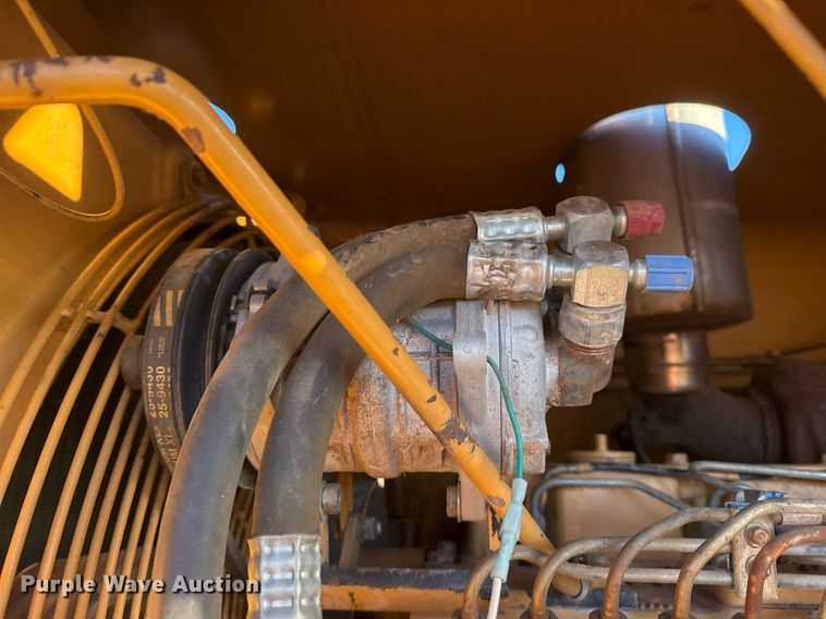 image for item DJ9880 1994 Galion 850 motor grader