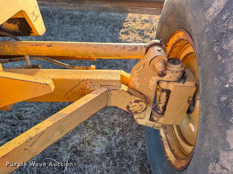 image for item DJ9880 1994 Galion 850 motor grader