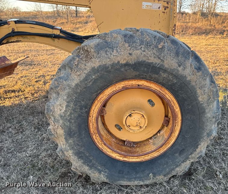 image for item DJ9880 1994 Galion 850 motor grader