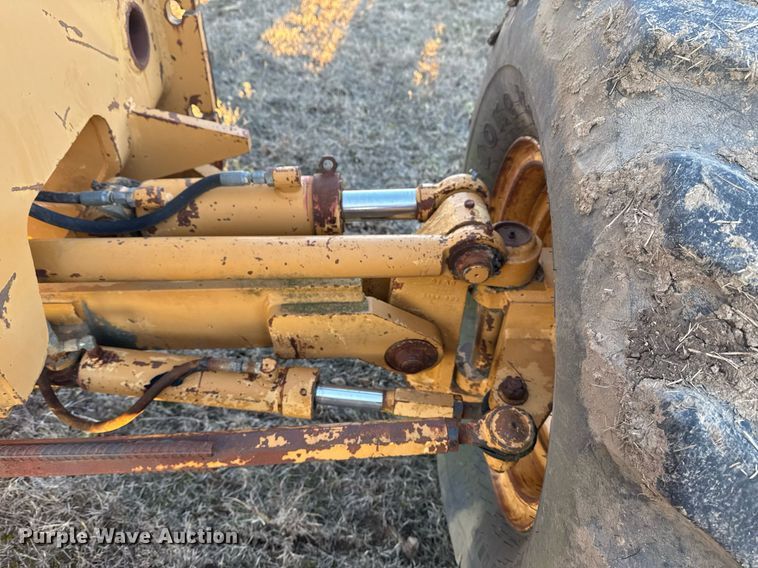 image for item DJ9880 1994 Galion 850 motor grader