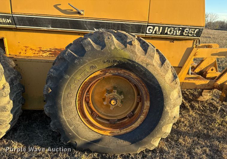 image for item DJ9880 1994 Galion 850 motor grader