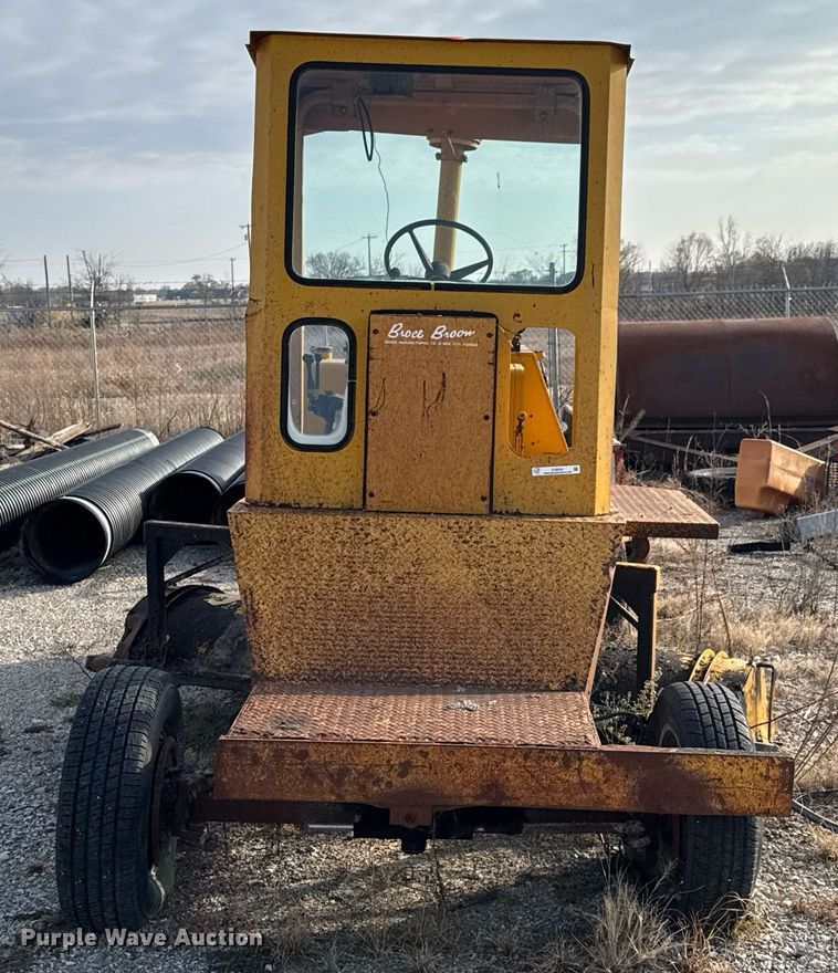 image for item DJ9934 1997 Broce RC300 broom