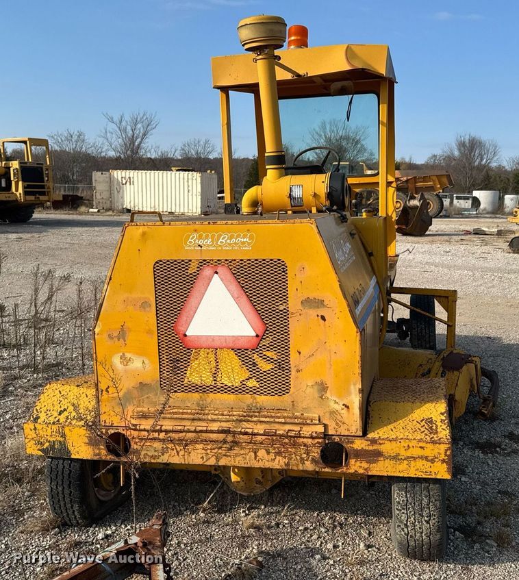 image for item DJ9934 1997 Broce RC300 broom