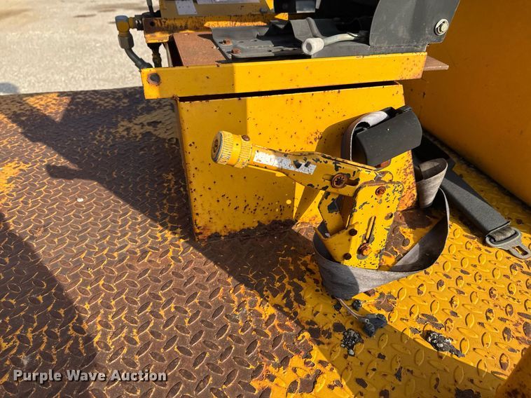 image for item DJ9934 1997 Broce RC300 broom