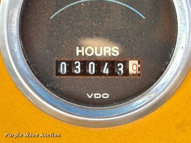 image for item DJ9934 1997 Broce RC300 broom