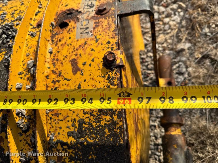 image for item DJ9934 1997 Broce RC300 broom