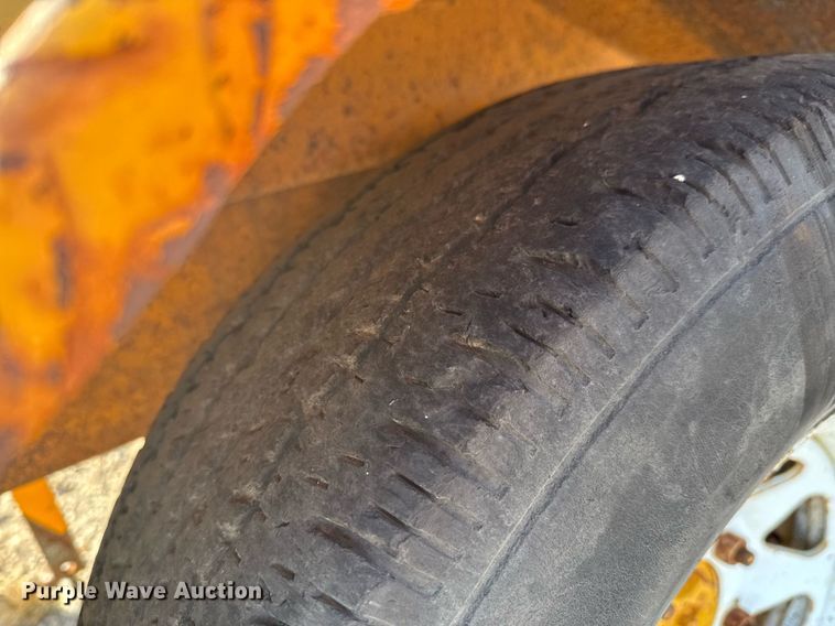 image for item DJ9934 1997 Broce RC300 broom