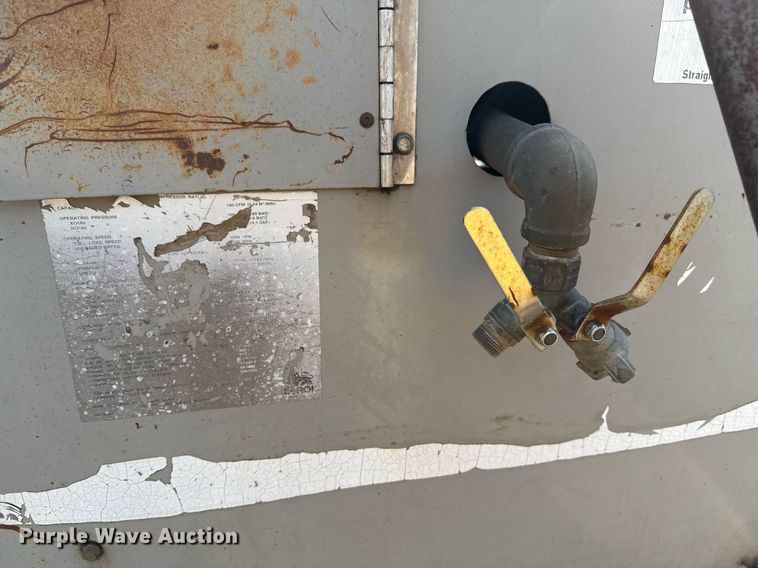 image for item DJ9999 1998 CompAir Le Roi Q185DJE air compressor