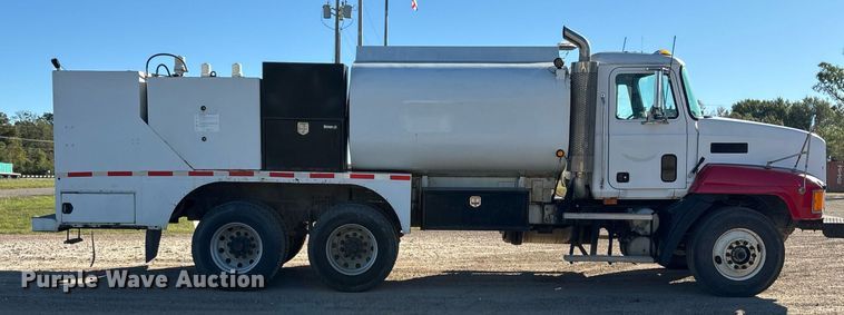 image for item DM1858 1996 Mack CH600 fuel / lube truck