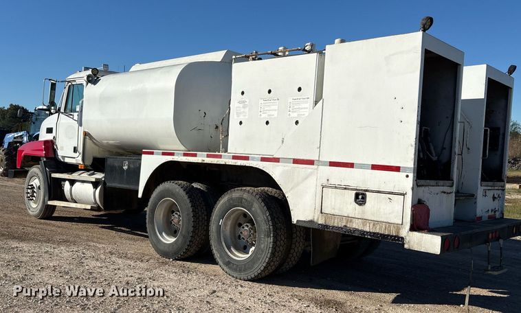 image for item DM1858 1996 Mack CH600 fuel / lube truck