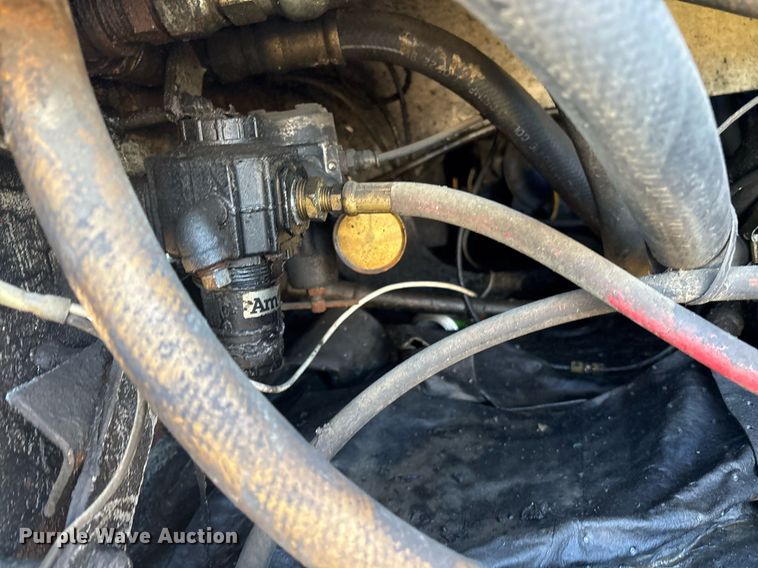 image for item DM1858 1996 Mack CH600 fuel / lube truck