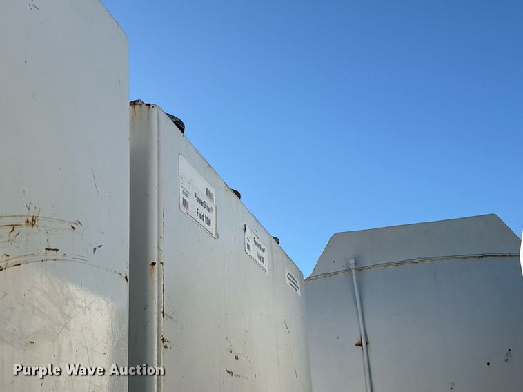 image for item DM1858 1996 Mack CH600 fuel / lube truck