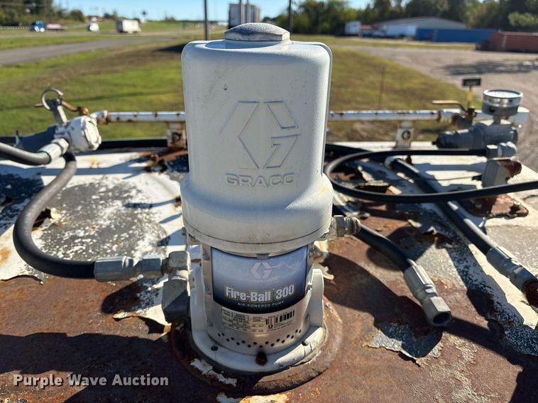 image for item DM1858 1996 Mack CH600 fuel / lube truck