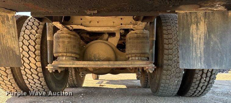 image for item DM1858 1996 Mack CH600 fuel / lube truck