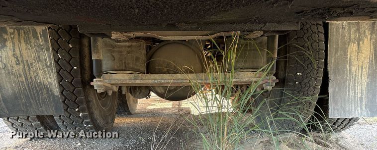 image for item DM1858 1996 Mack CH600 fuel / lube truck