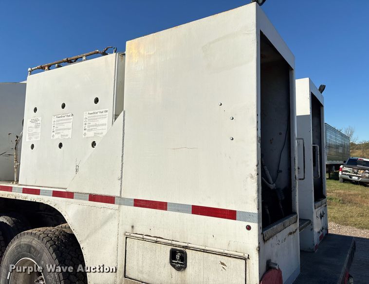 image for item DM1858 1996 Mack CH600 fuel / lube truck