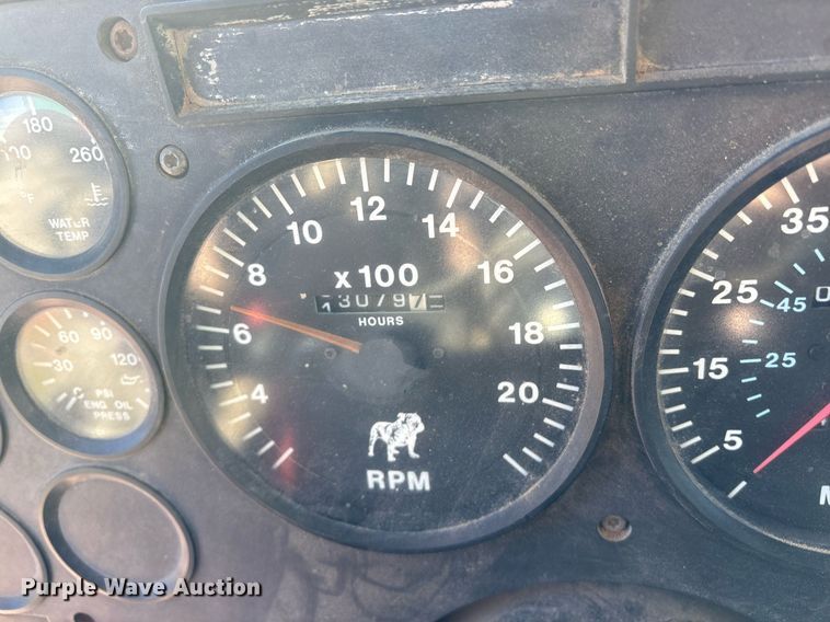 image for item DM1858 1996 Mack CH600 fuel / lube truck