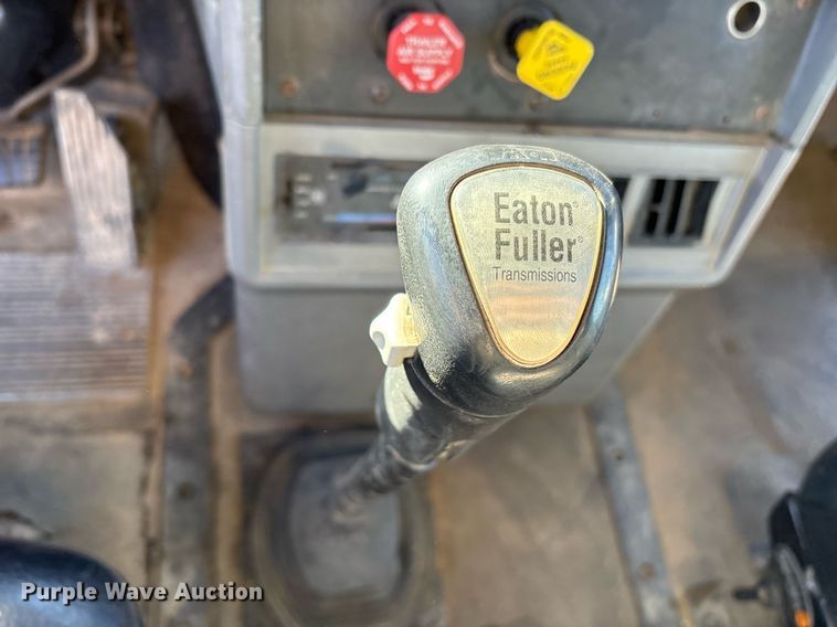 image for item DM1858 1996 Mack CH600 fuel / lube truck