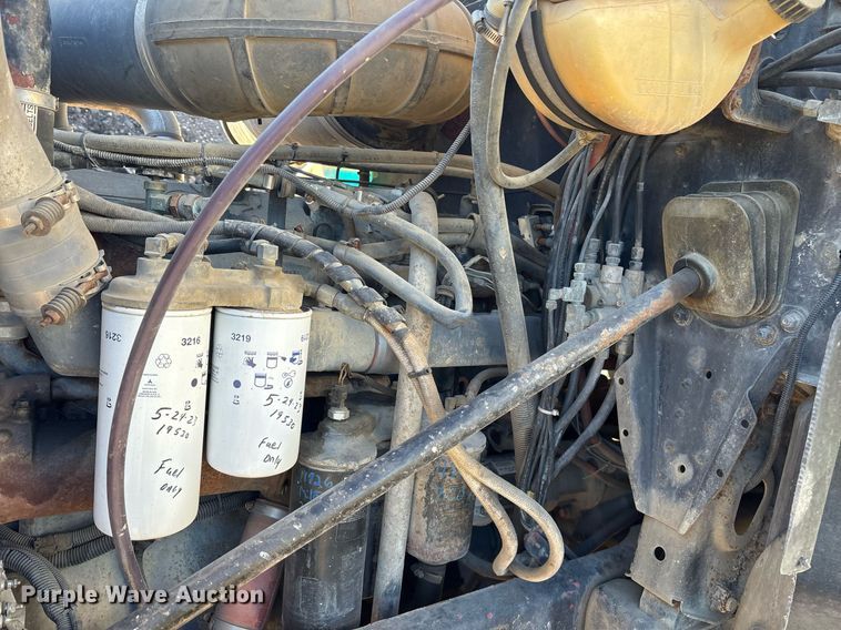 image for item DM1858 1996 Mack CH600 fuel / lube truck
