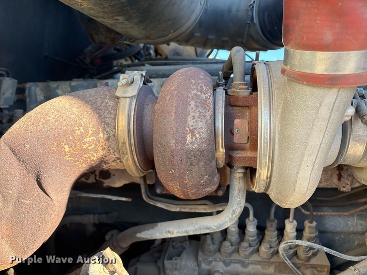 image for item DM1858 1996 Mack CH600 fuel / lube truck