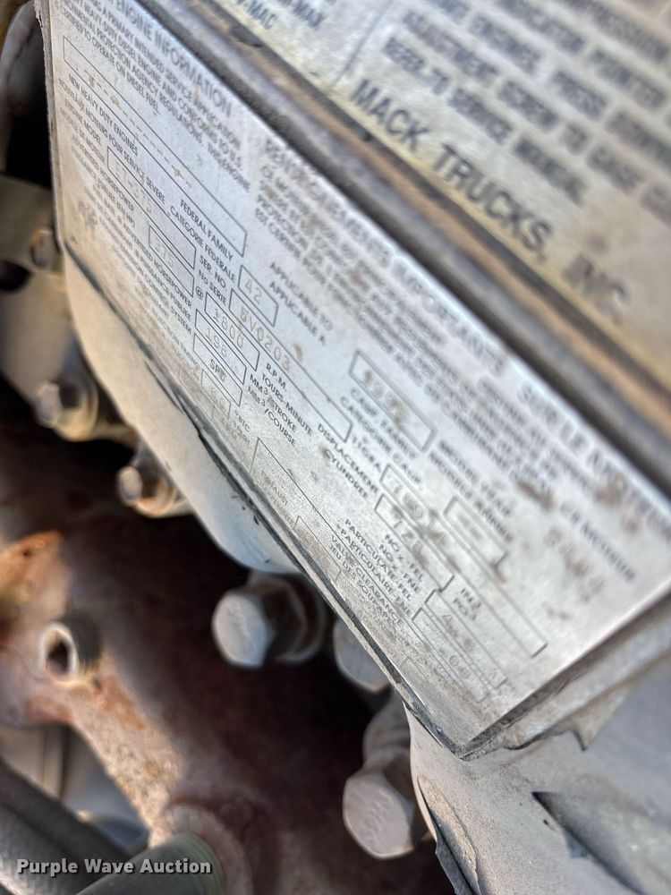 image for item DM1858 1996 Mack CH600 fuel / lube truck