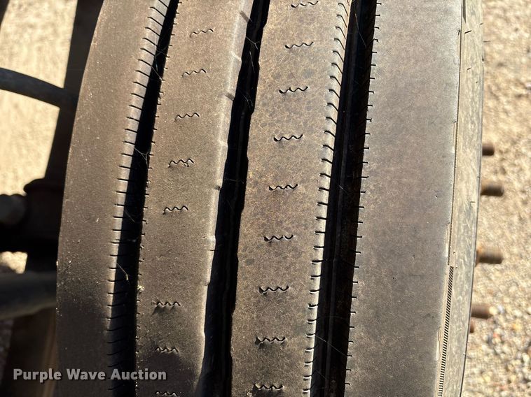 image for item DM1858 1996 Mack CH600 fuel / lube truck