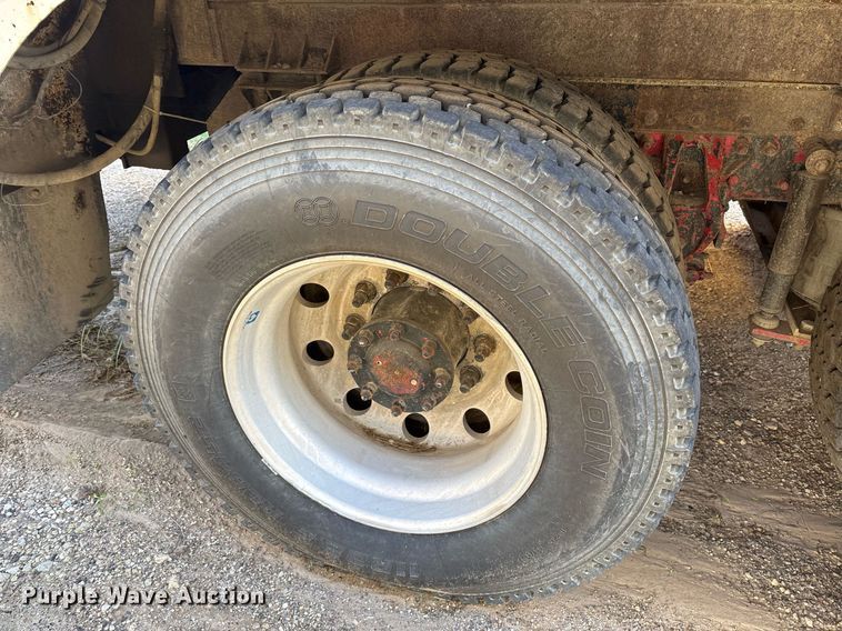 image for item DM1858 1996 Mack CH600 fuel / lube truck