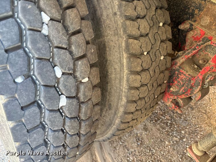 image for item DM1858 1996 Mack CH600 fuel / lube truck