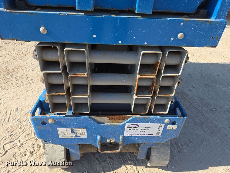 image for item DM7502 Genie GS-1930 scissor lift
