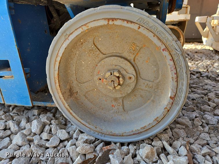 image for item DM7502 Genie GS-1930 scissor lift