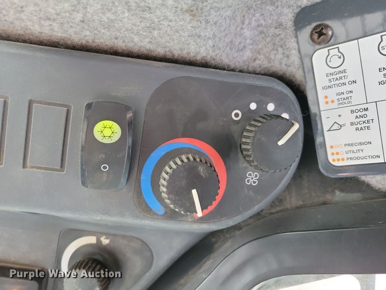 image for item DN3632 2021 John Deere 333G tracked skid steer loader