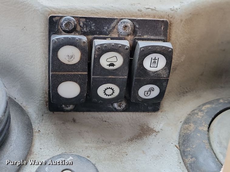 image for item DN3633 2006 Caterpillar D6R XW Series 3 dozer