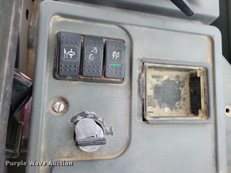 image for item DN3637 2007 Kawasaki  70ZV wheel loader