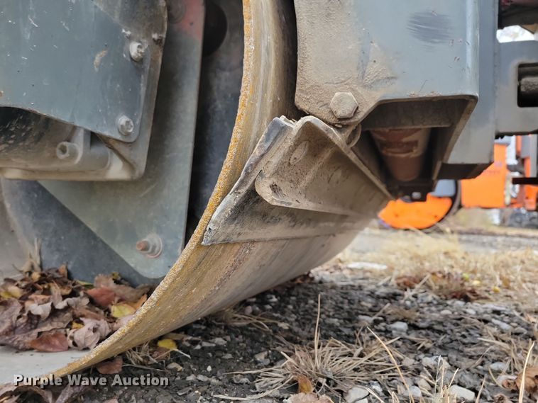 image for item DN3638 2015 Wacker Nueson RD12 double drum vibratory roller