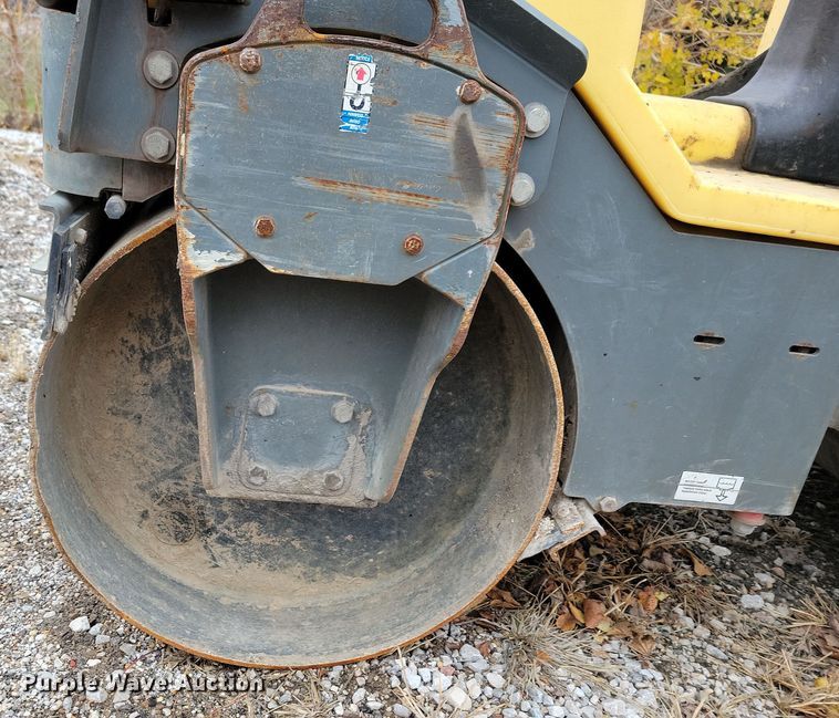 image for item DN3638 2015 Wacker Nueson RD12 double drum vibratory roller