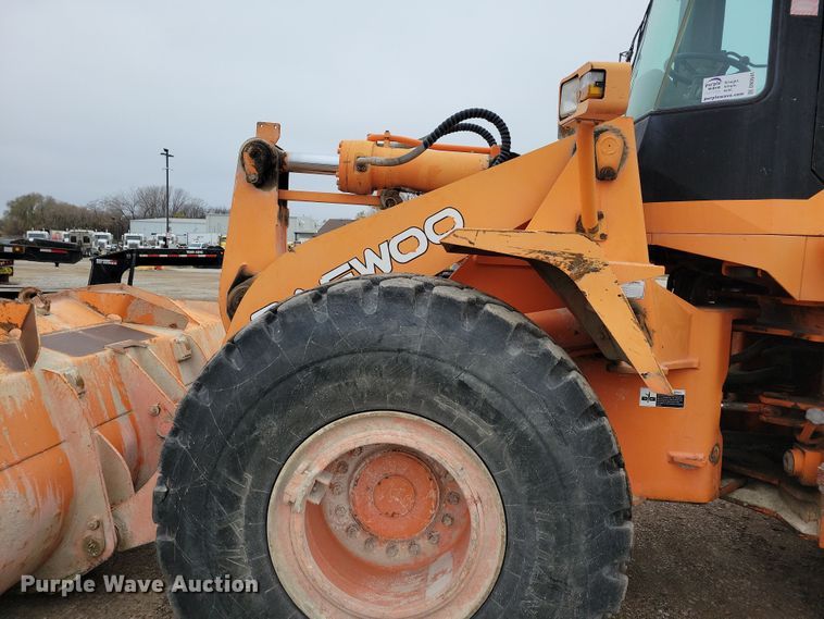 image for item DN3641 2005 Daewoo Mega 300V wheel loader