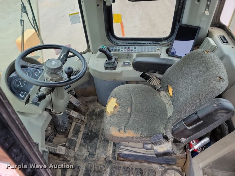 image for item DN3641 2005 Daewoo Mega 300V wheel loader