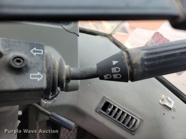 image for item DN3641 2005 Daewoo Mega 300V wheel loader