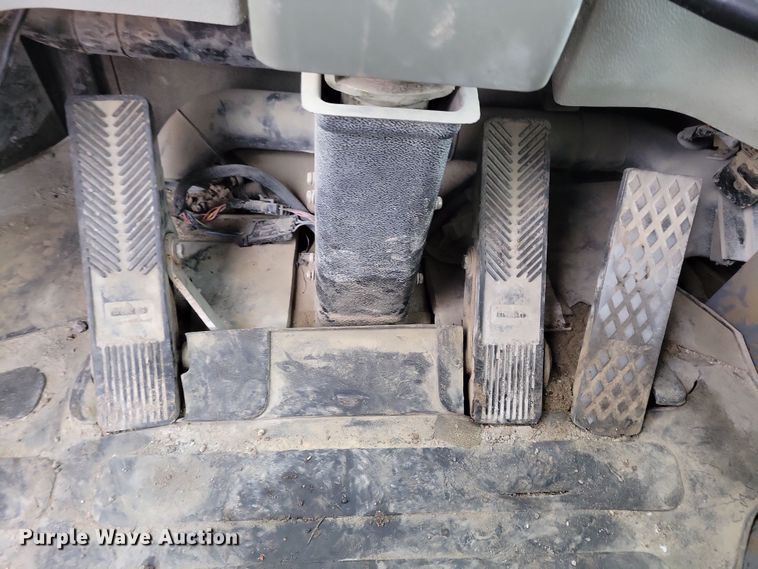 image for item DN3641 2005 Daewoo Mega 300V wheel loader