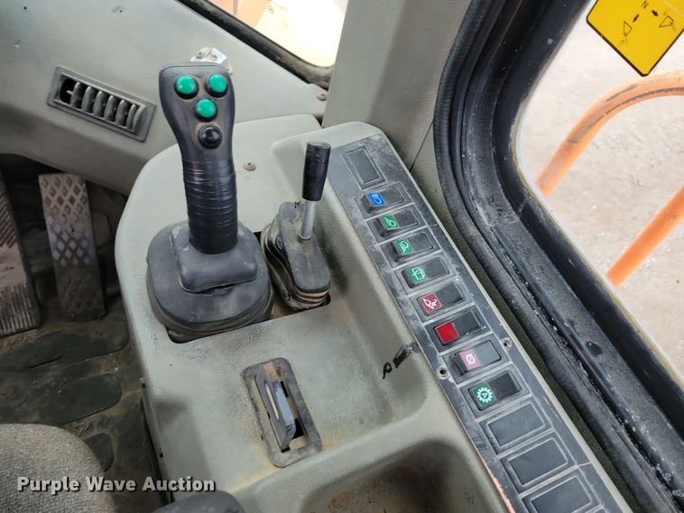 image for item DN3641 2005 Daewoo Mega 300V wheel loader