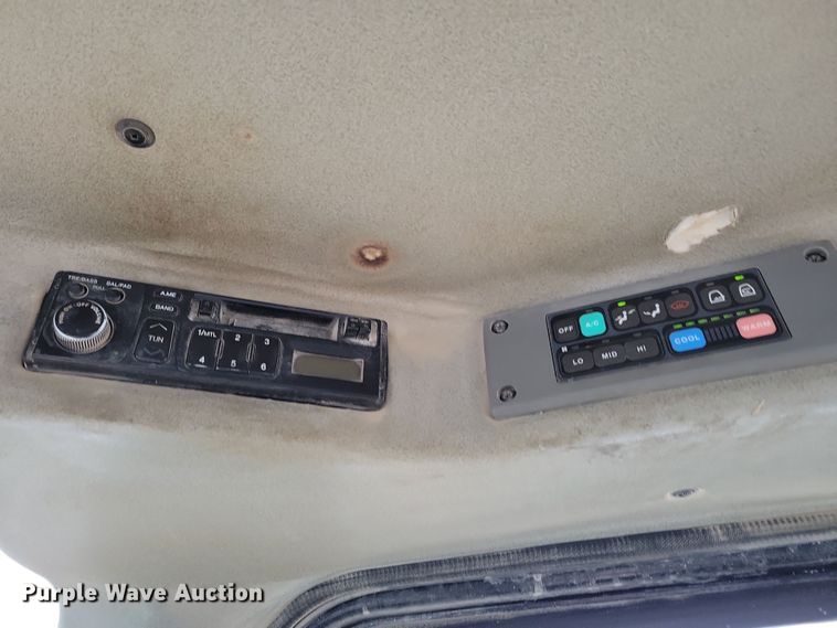 image for item DN3641 2005 Daewoo Mega 300V wheel loader