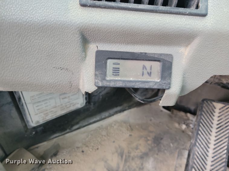 image for item DN3641 2005 Daewoo Mega 300V wheel loader