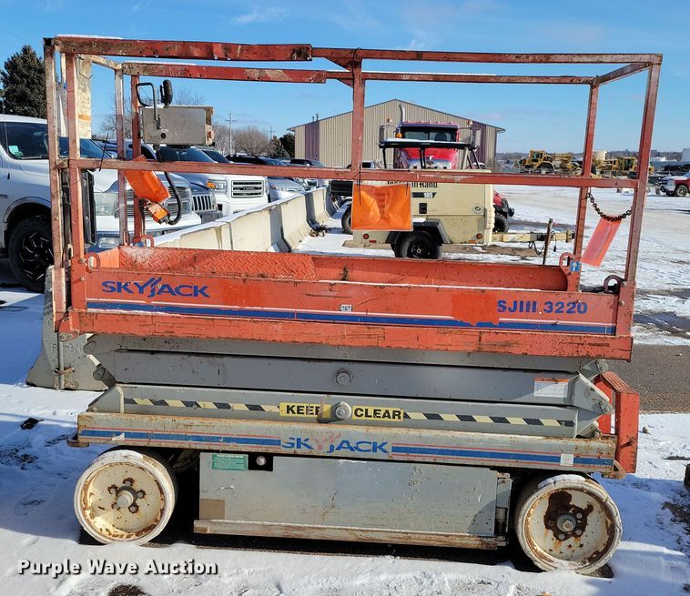 image for item DN3650 2007 SkyJack SJIII 3220 scissor lift