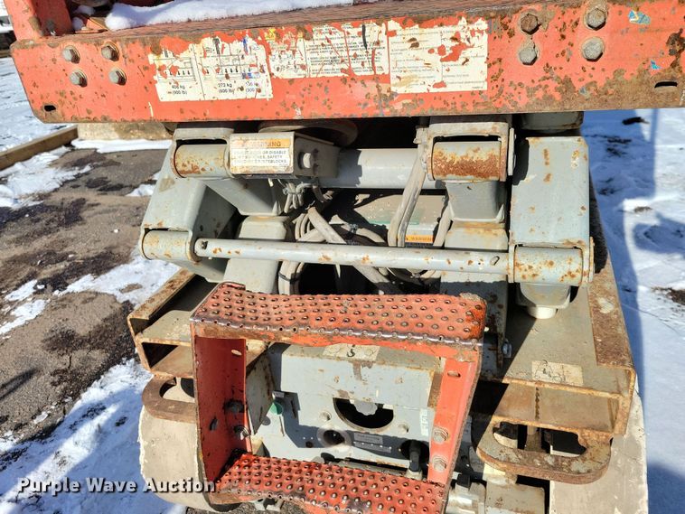 image for item DN3650 2007 SkyJack SJIII 3220 scissor lift