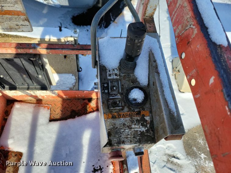 image for item DN3650 2007 SkyJack SJIII 3220 scissor lift