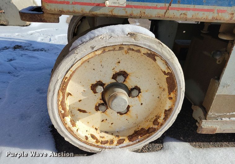 image for item DN3650 2007 SkyJack SJIII 3220 scissor lift