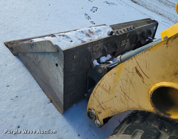 image for item DN3652 2016 Gehl RT175 Gen 2 tracked skid steer loader